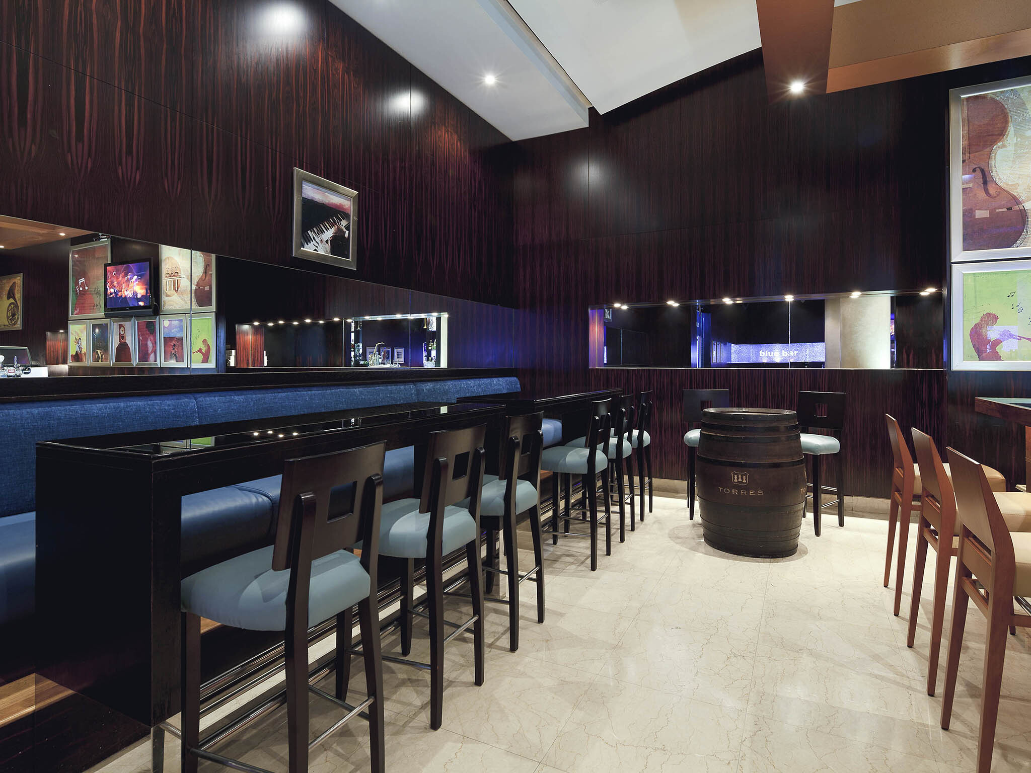 novotel dwtc bar
